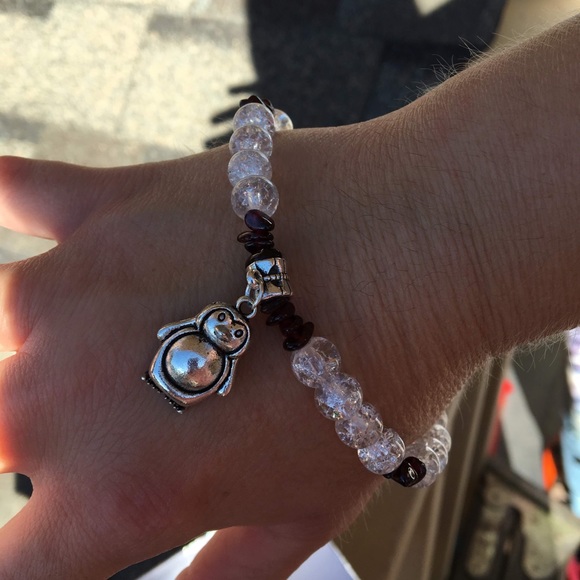 White Sparkly Glass Red Garnet Penguin Bracelet - Picture 3 of 5